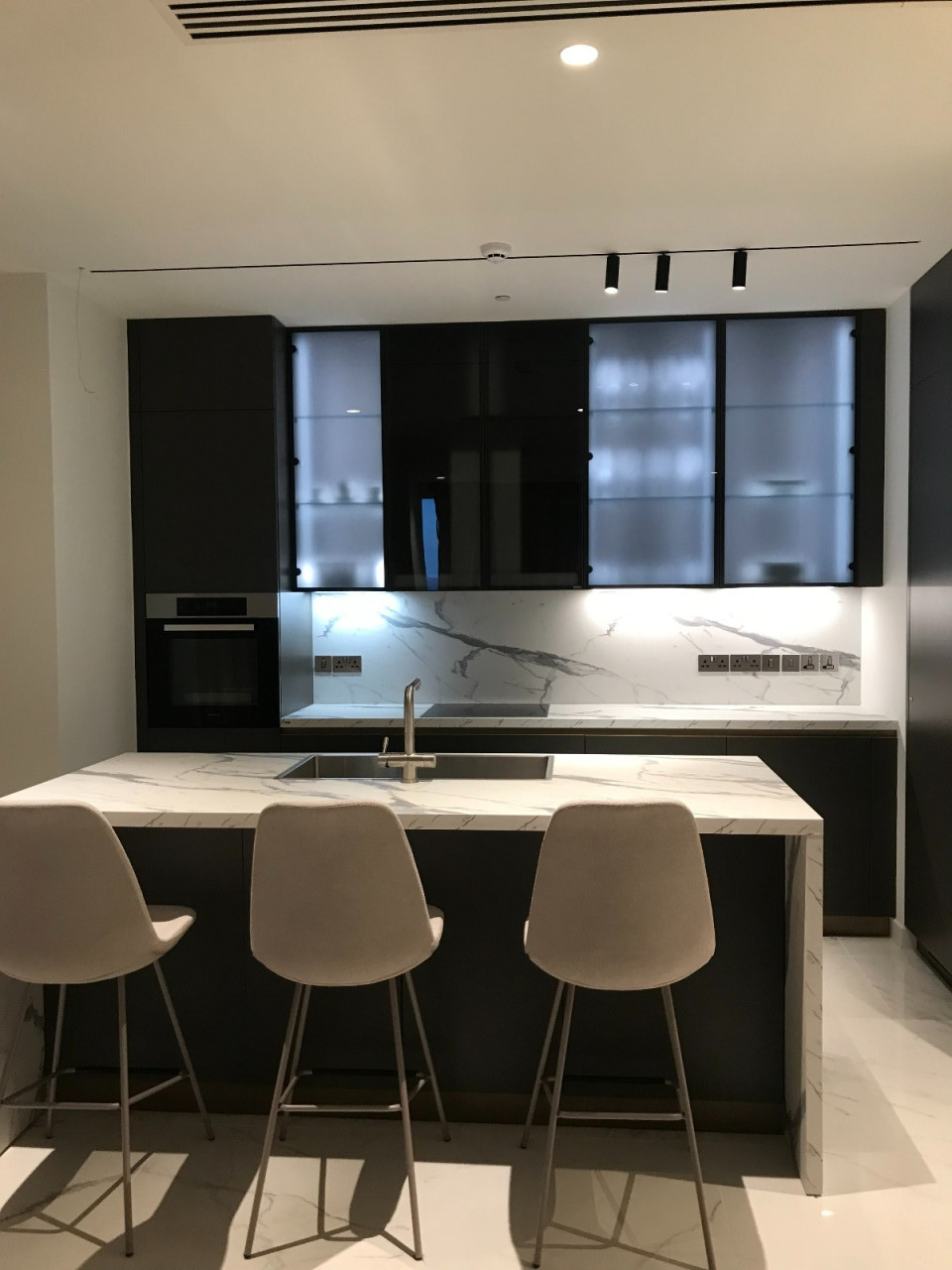 Apartment (Flat) in Amathus Area, Limassol for Sale