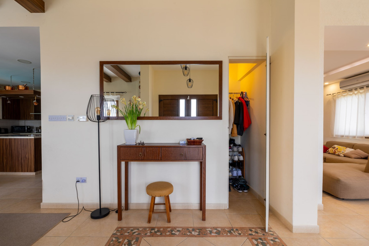 House (Detached) in Moutagiaka, Limassol for Sale