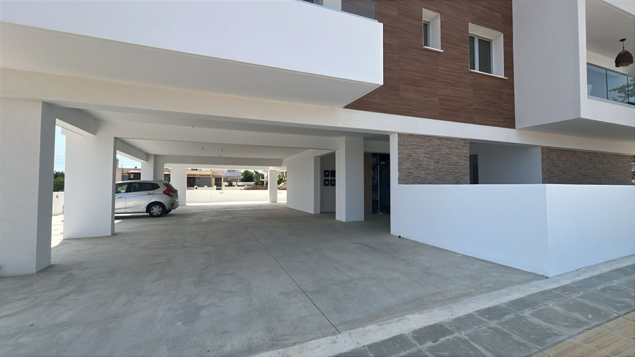 Apartment (Penthouse) in Paralimni, Famagusta for Rent