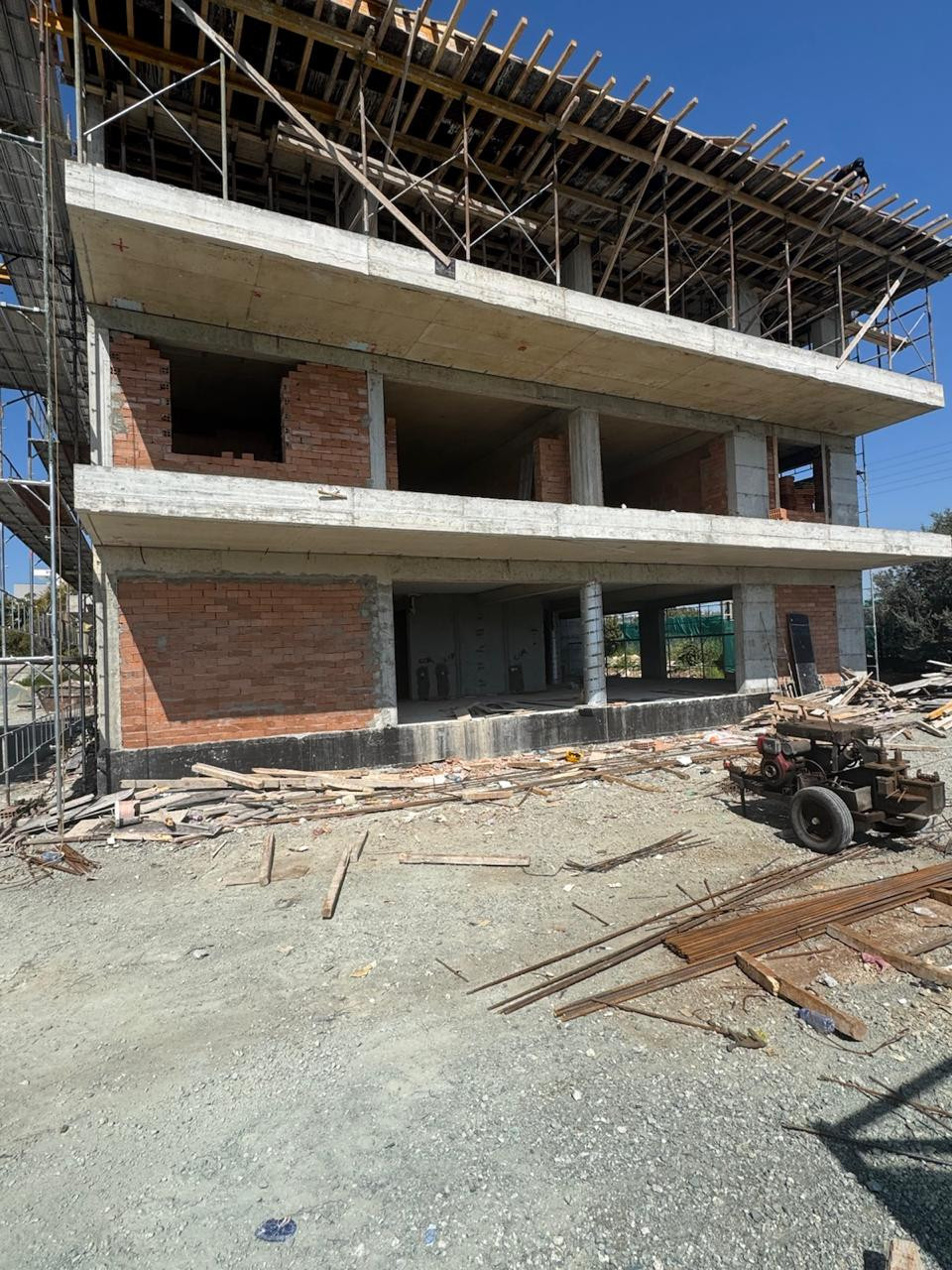 Apartment (Penthouse) in Erimi, Limassol for Sale