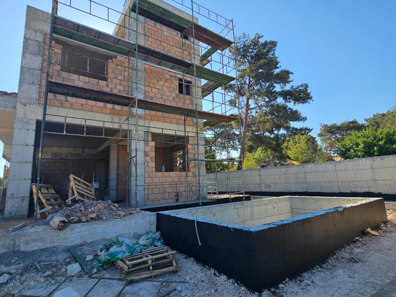 House (Detached) in Souni-Zanakia, Limassol for Sale