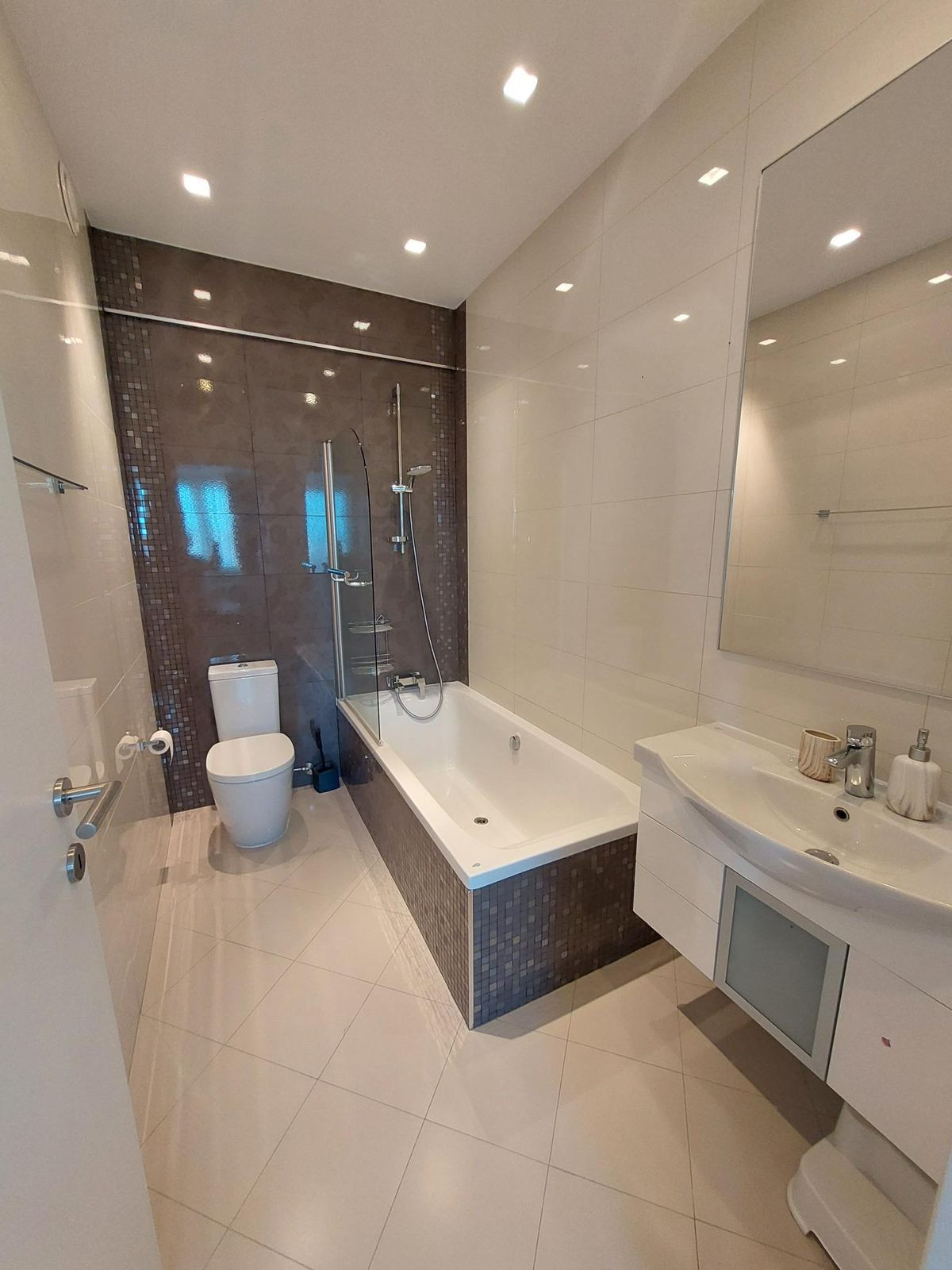 Apartment (Flat) in Germasoyia Tourist Area, Limassol for Sale