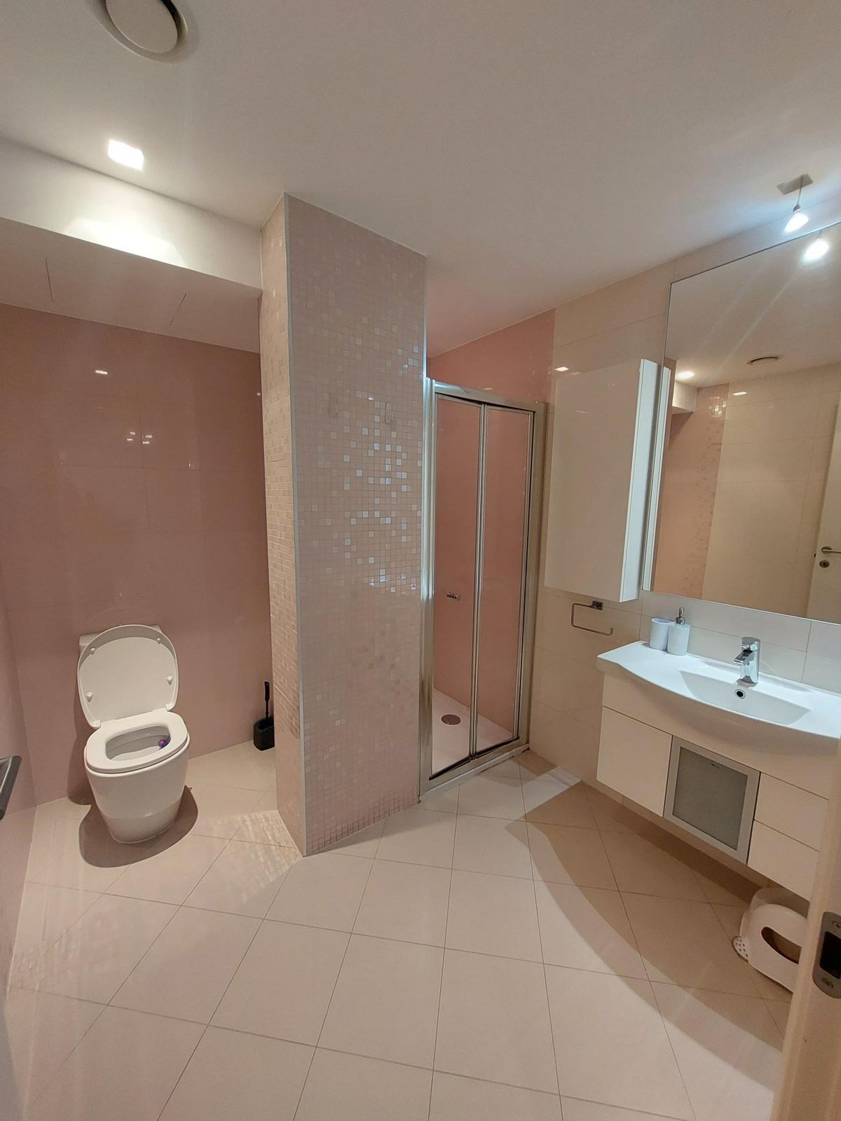 Apartment (Flat) in Germasoyia Tourist Area, Limassol for Sale
