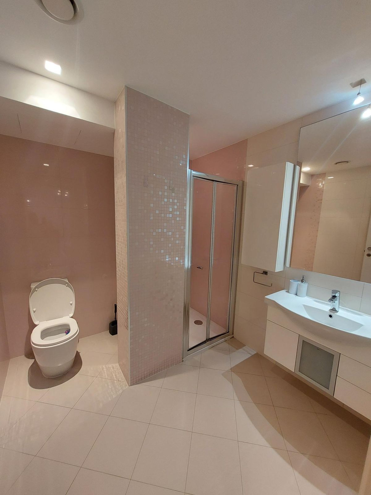 Apartment (Flat) in Germasoyia Tourist Area, Limassol for Sale