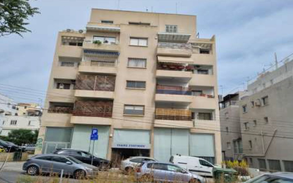 Apartment (Flat) in Agioi Omologites, Nicosia for Sale