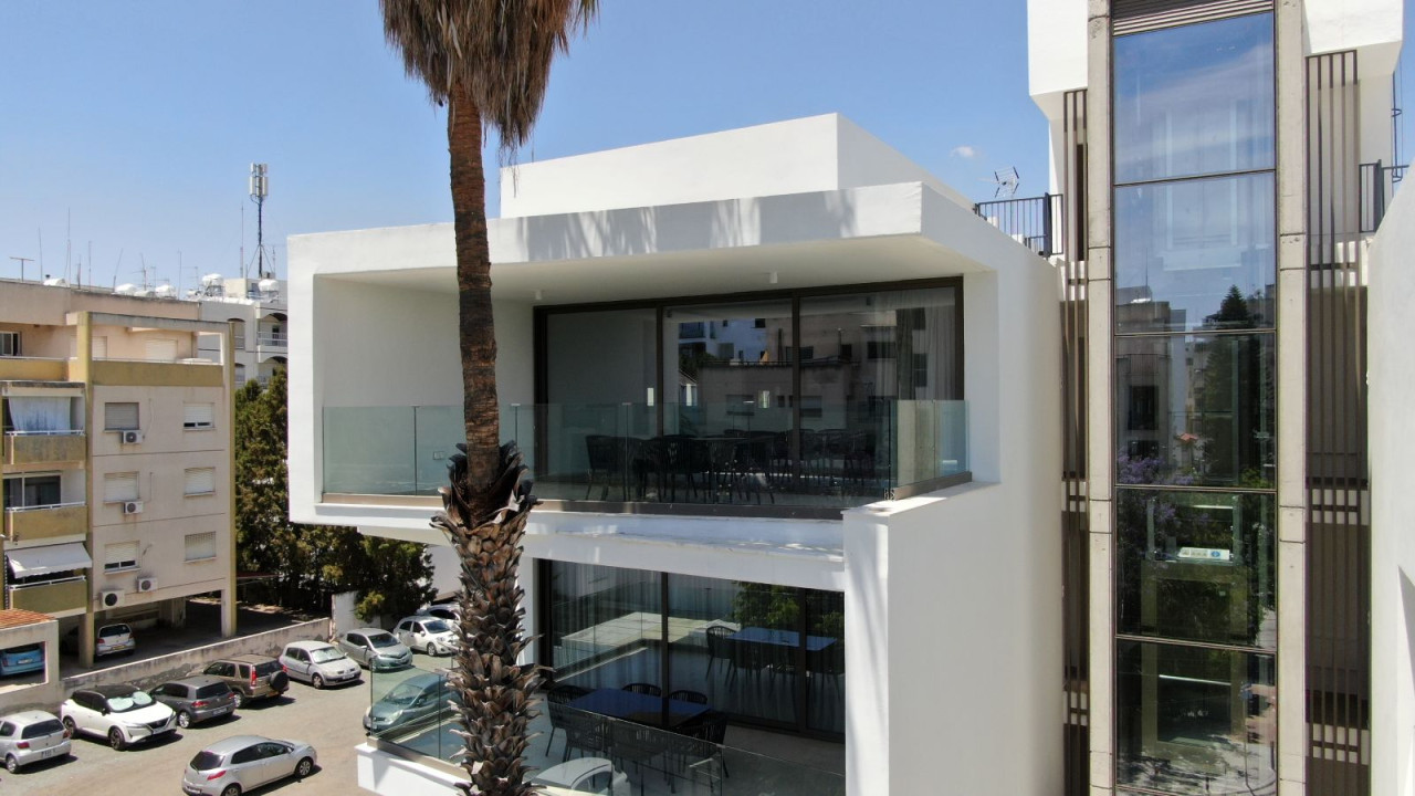 Apartment (Penthouse) in Agios Dometios, Nicosia for Rent