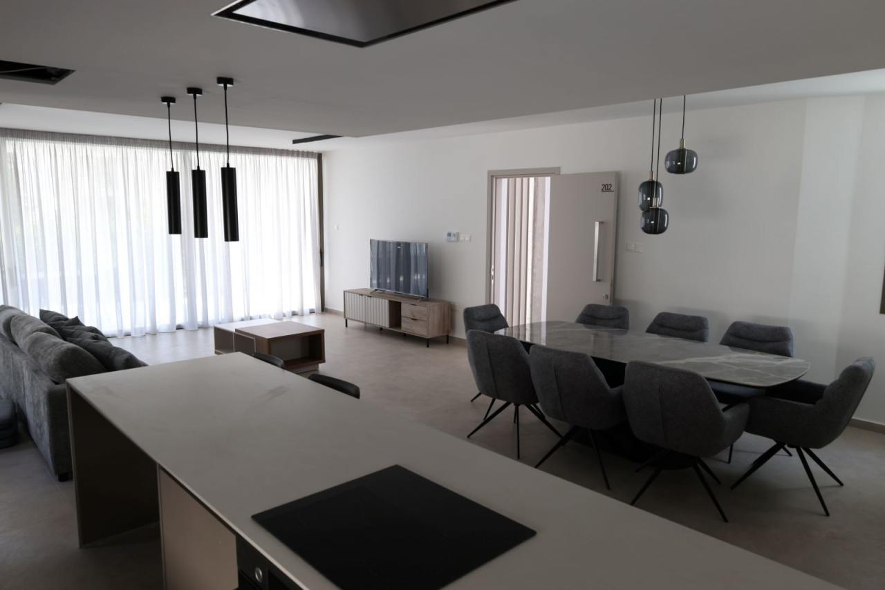 Apartment (Penthouse) in Agios Dometios, Nicosia for Rent