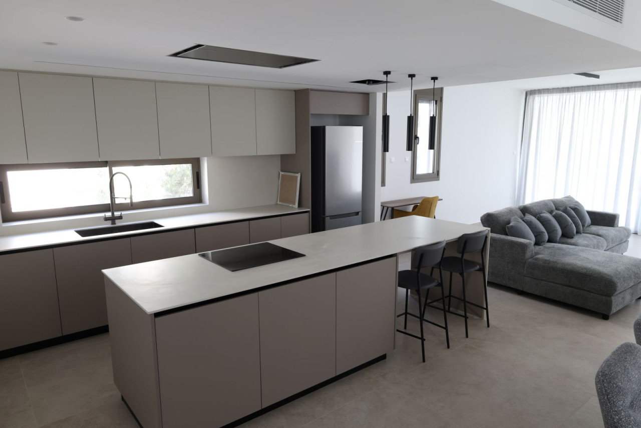 Apartment (Penthouse) in Agios Dometios, Nicosia for Rent