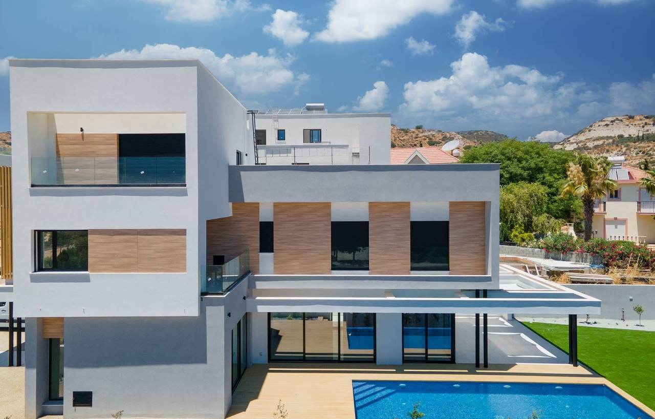 House (Detached) in Agios Tychonas, Limassol for Sale