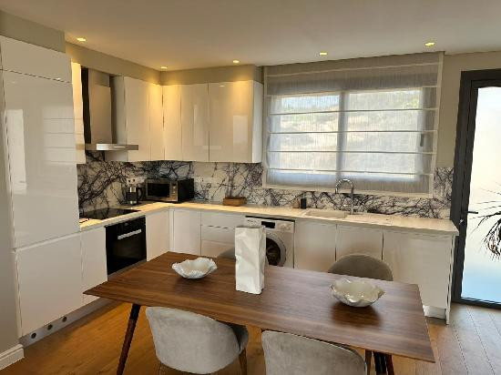 Apartment (Flat) in Amathus Area, Limassol for Sale