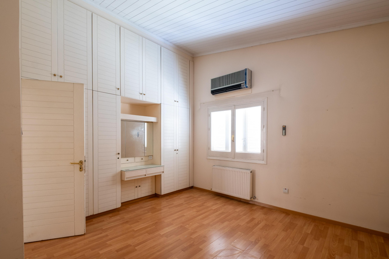 Building (Default) in Agios Dometios, Nicosia for Sale