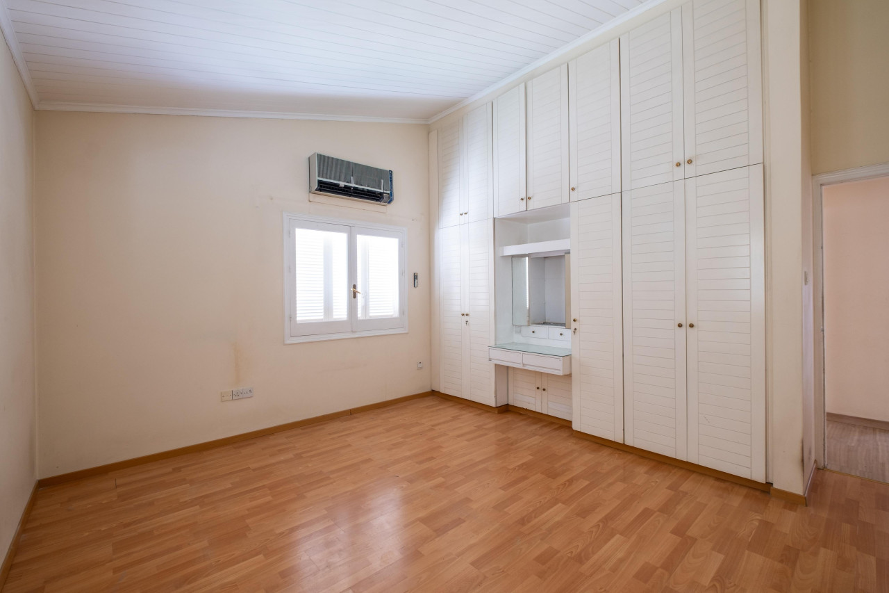 Building (Default) in Agios Dometios, Nicosia for Sale