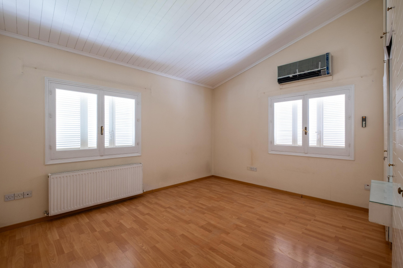 Building (Default) in Agios Dometios, Nicosia for Sale