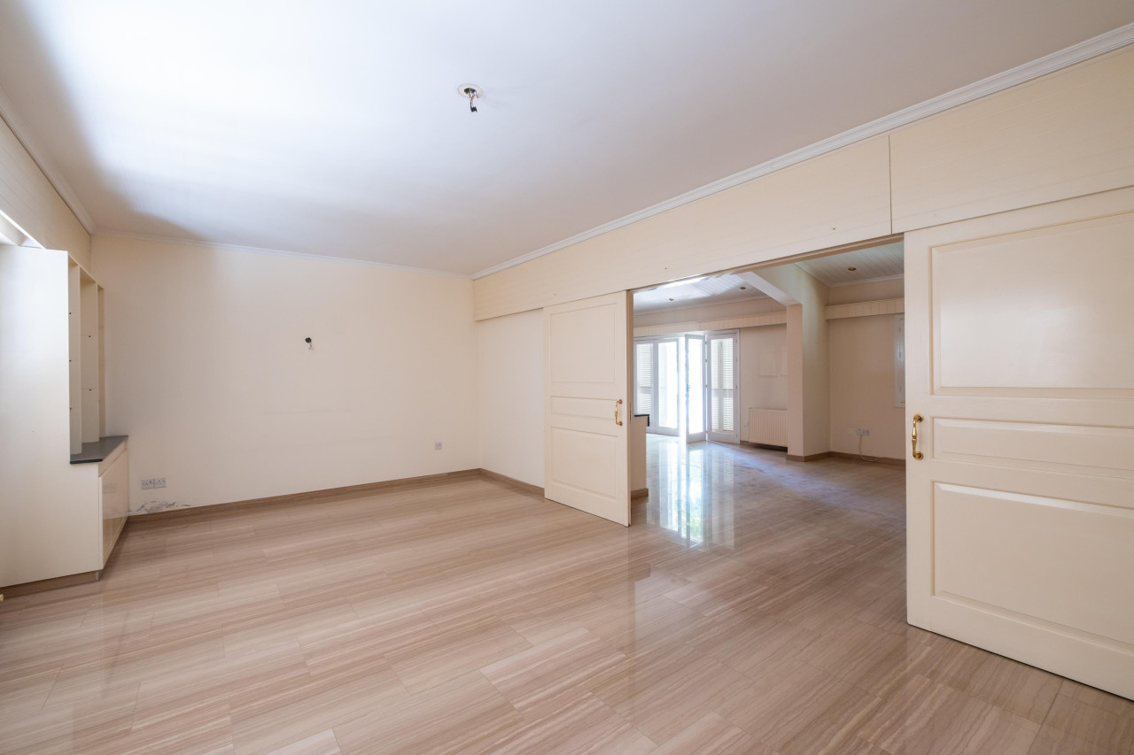 Building (Default) in Agios Dometios, Nicosia for Sale