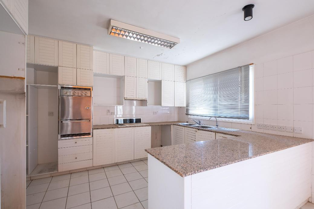 Building (Default) in Agios Dometios, Nicosia for Sale
