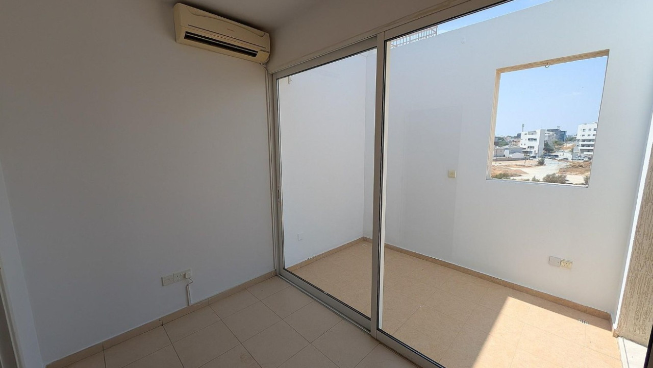 Apartment (Flat) in Mesa Geitonia, Limassol for Sale