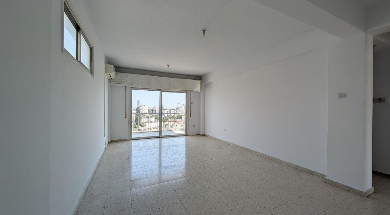 Apartment (Flat) in Petrou kai Pavlou, Limassol for Sale