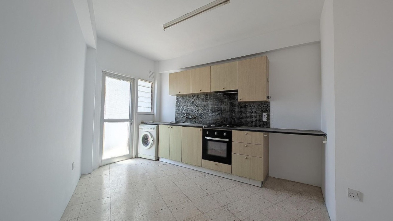 Apartment (Flat) in Petrou kai Pavlou, Limassol for Sale