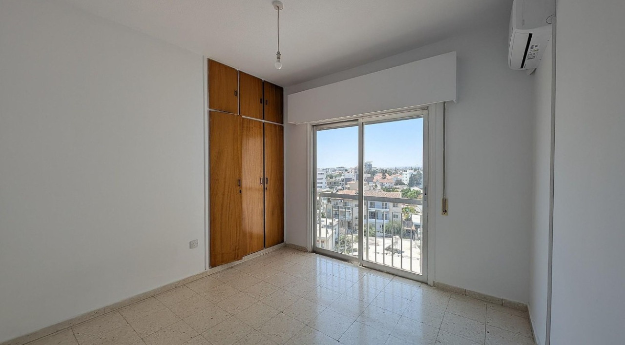 Apartment (Flat) in Petrou kai Pavlou, Limassol for Sale
