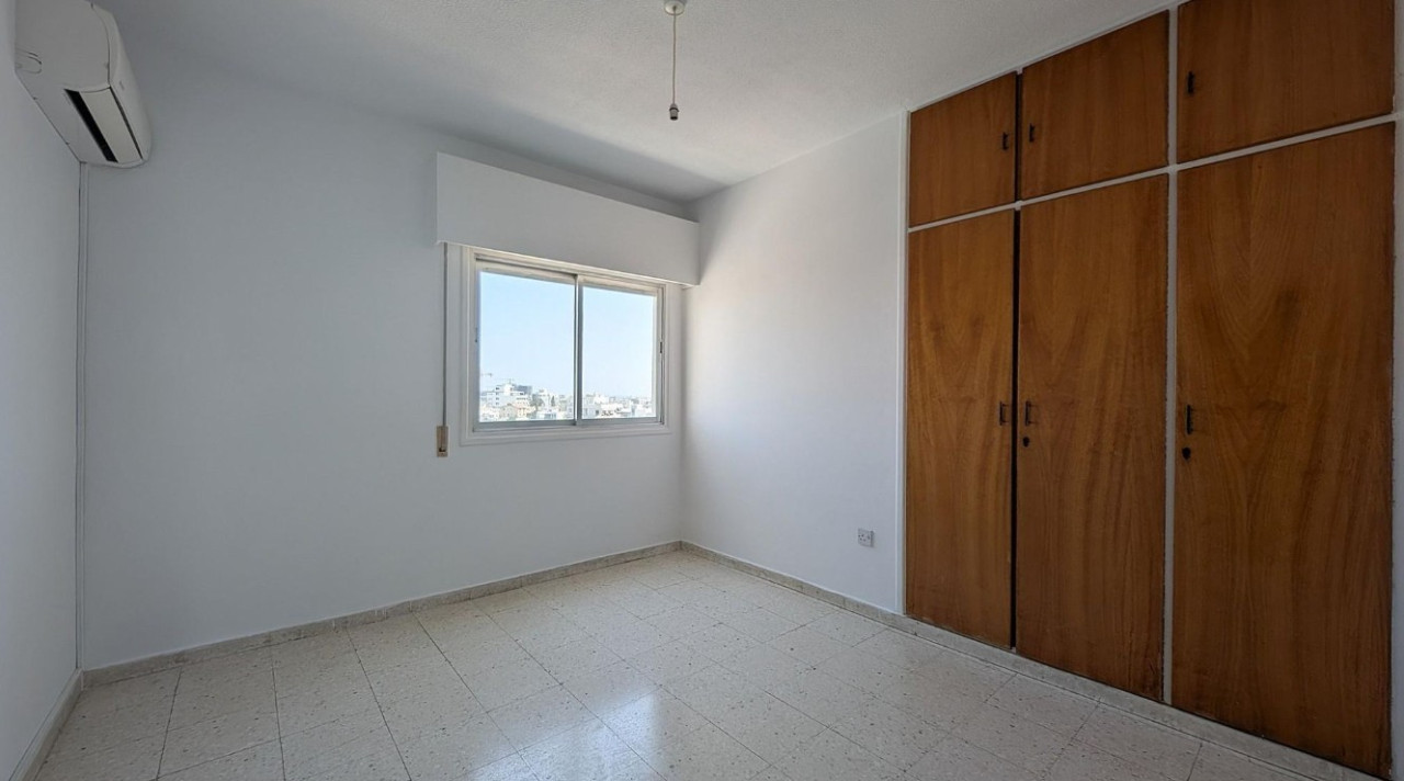 Apartment (Flat) in Petrou kai Pavlou, Limassol for Sale