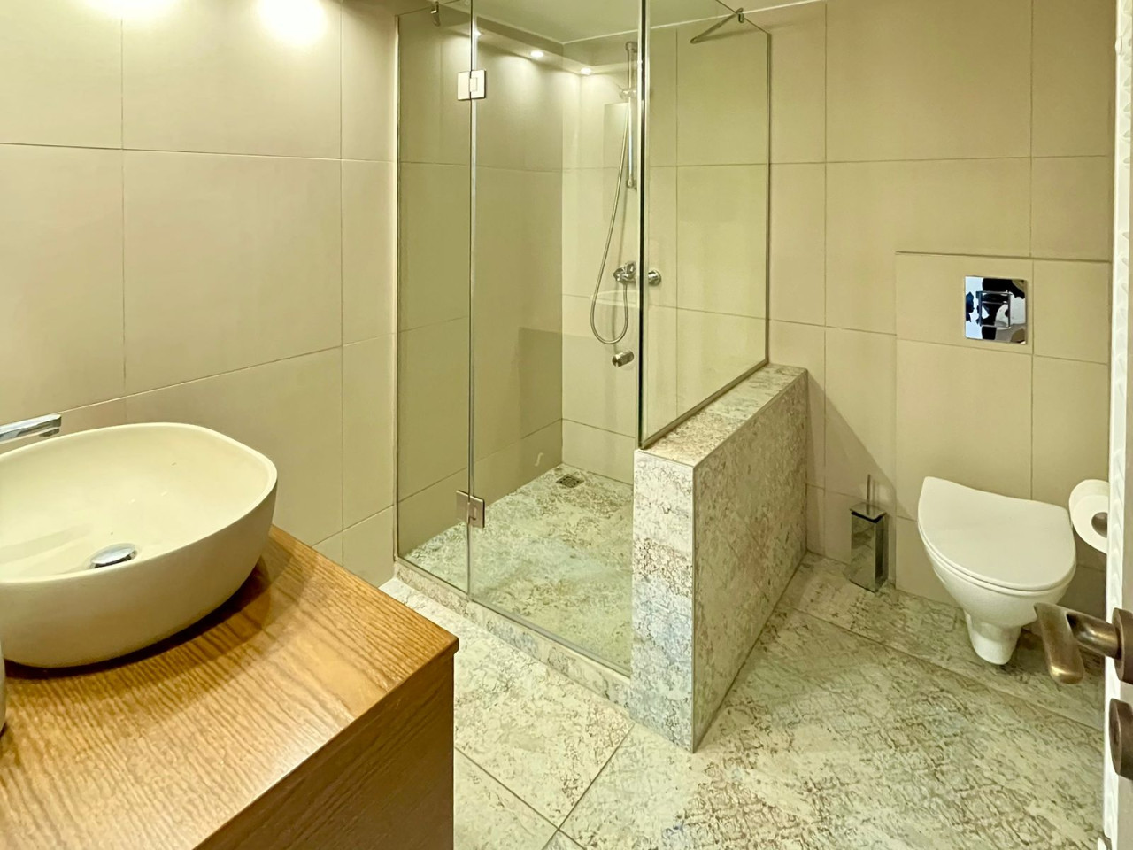 Apartment (Flat) in Acropoli, Nicosia for Rent