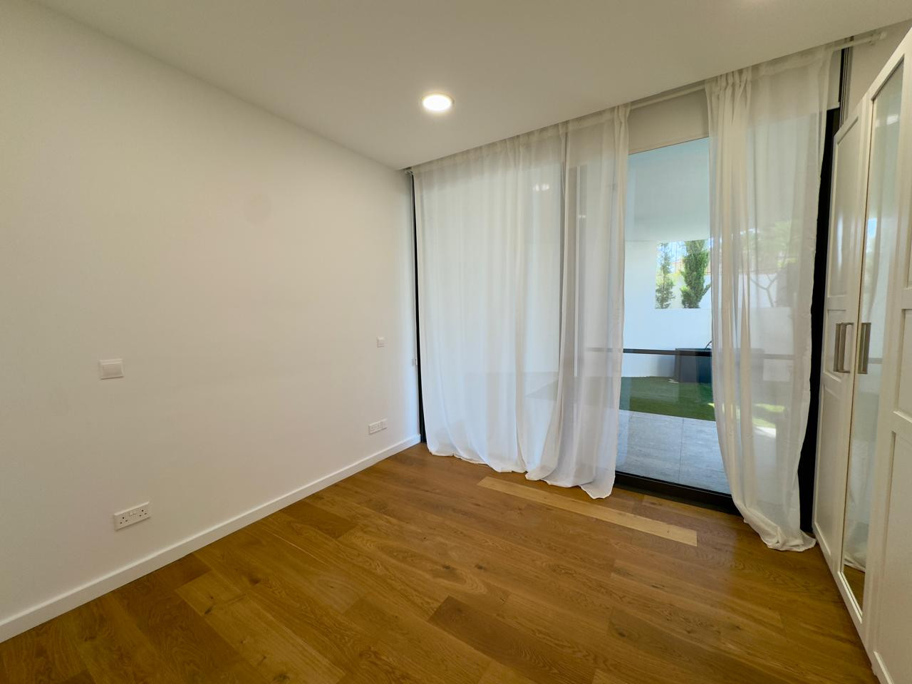 Apartment (Flat) in Green Area, Limassol for Sale