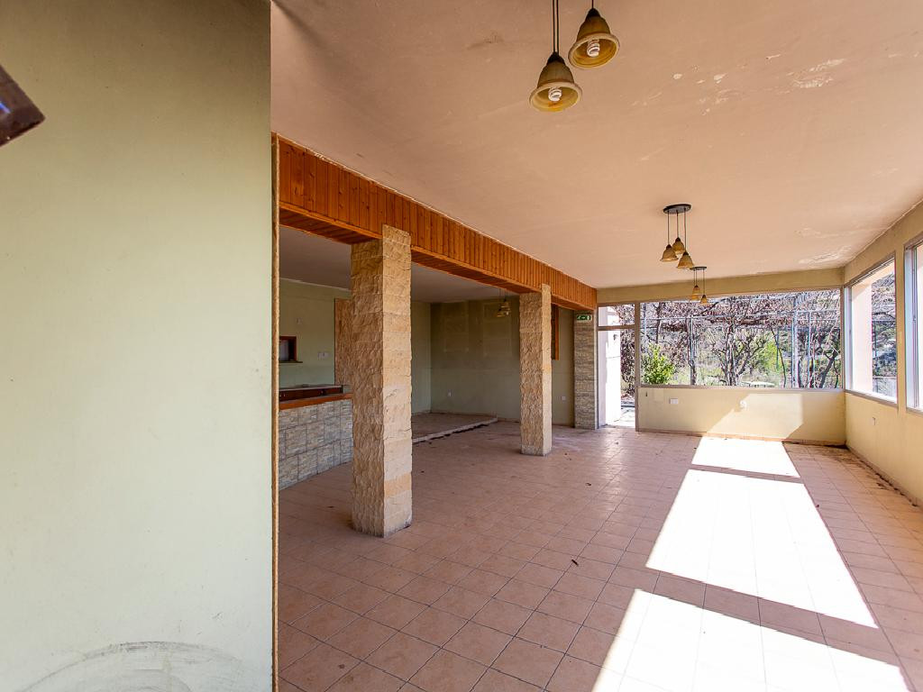 Commercial (Warehouse/Factory) in Arsos, Limassol for Sale