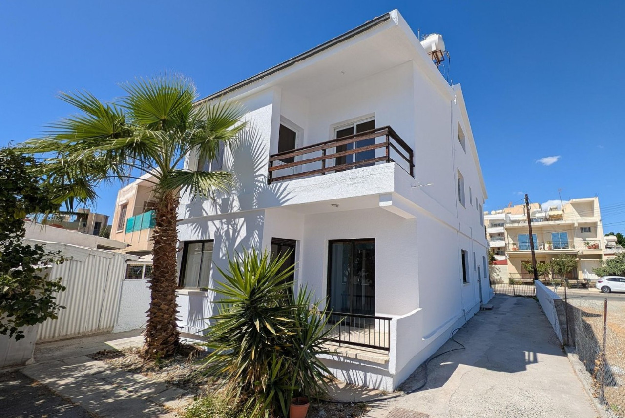 House (Semi detached) in Mesa Geitonia, Limassol for Sale
