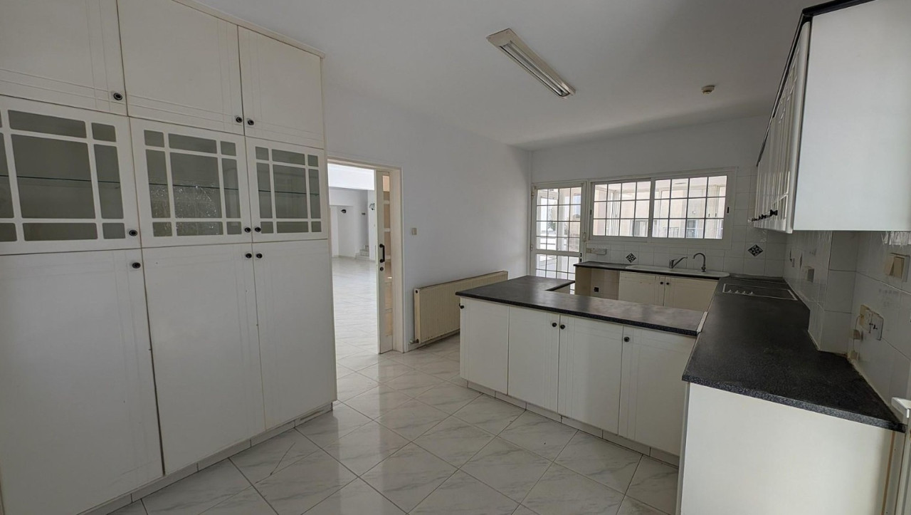 House (Detached) in Agia Fyla, Limassol for Sale