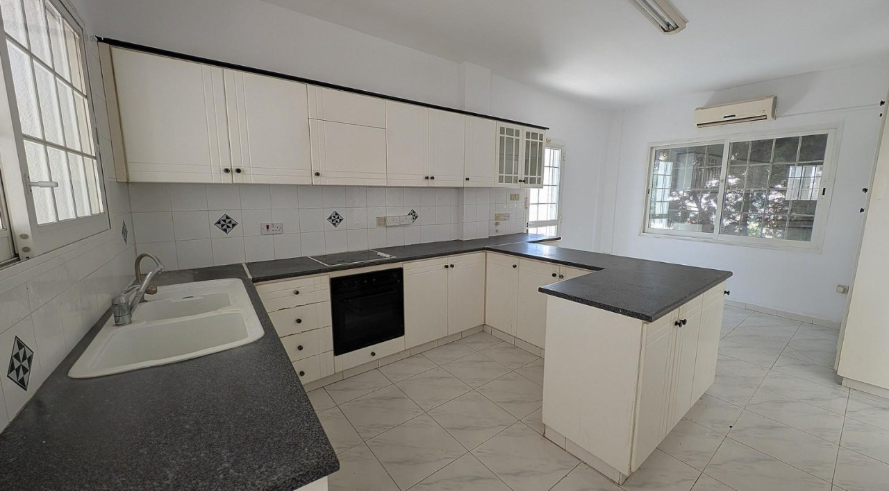 House (Detached) in Agia Fyla, Limassol for Sale