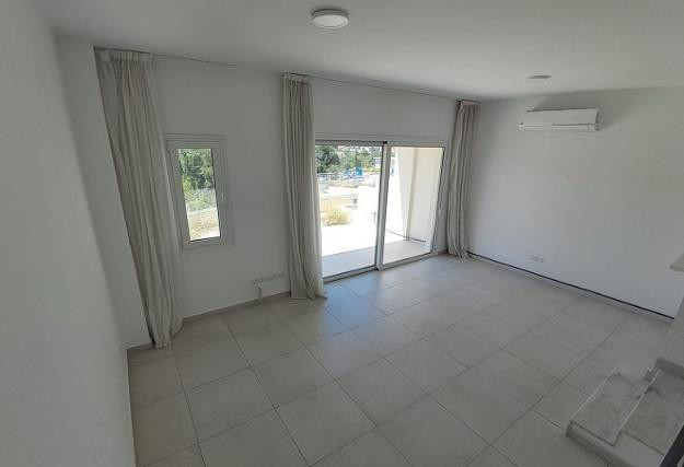 House (Maisonette) in Tala, Paphos for Sale
