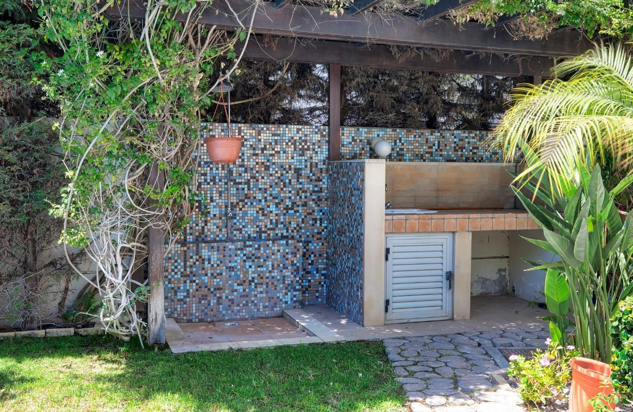 House (Detached) in Amathounta, Limassol for Sale
