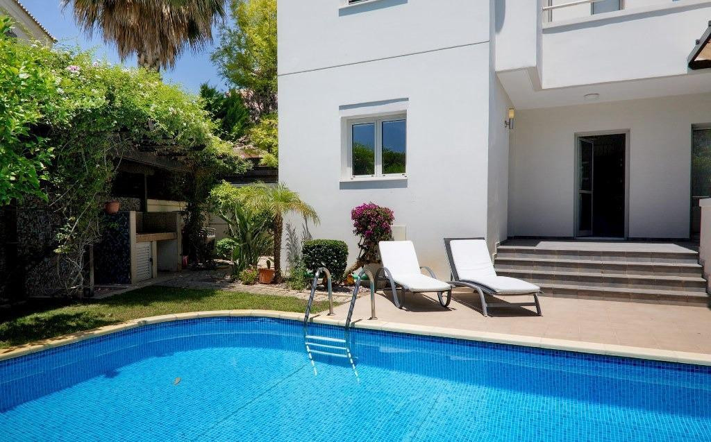 House (Detached) in Amathounta, Limassol for Sale