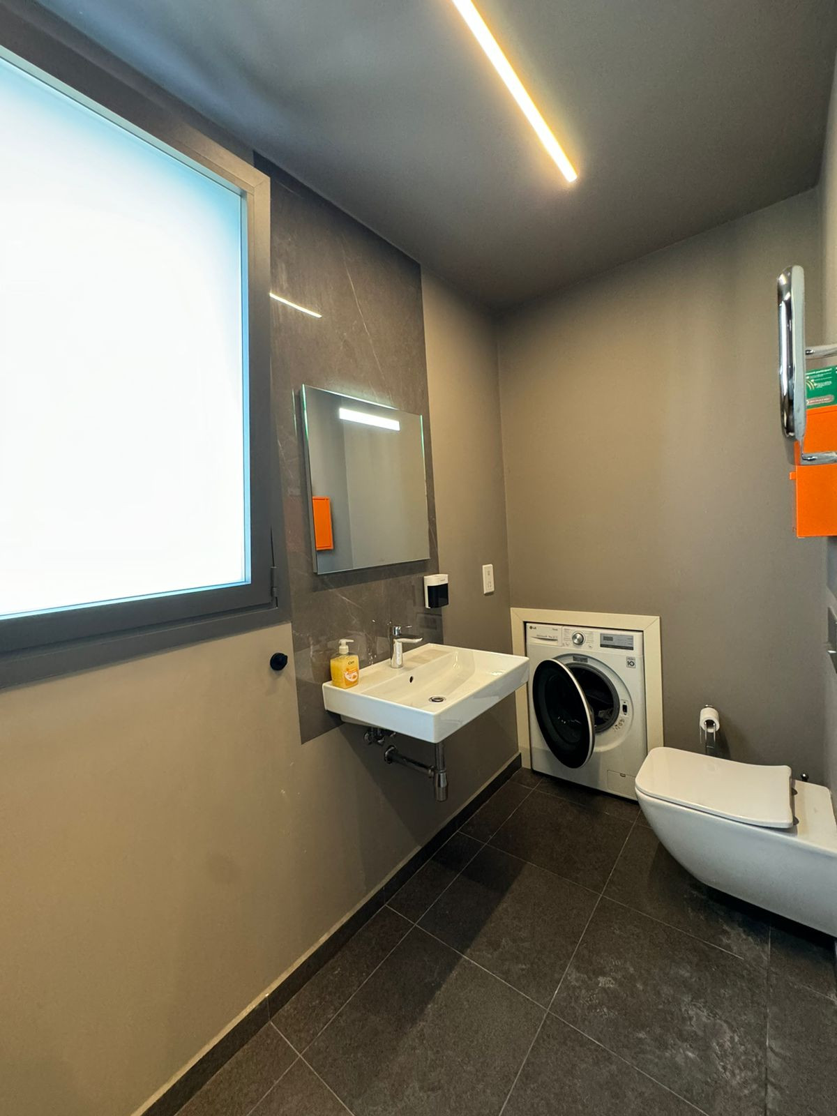 Apartment (Penthouse) in Neapoli, Limassol for Rent