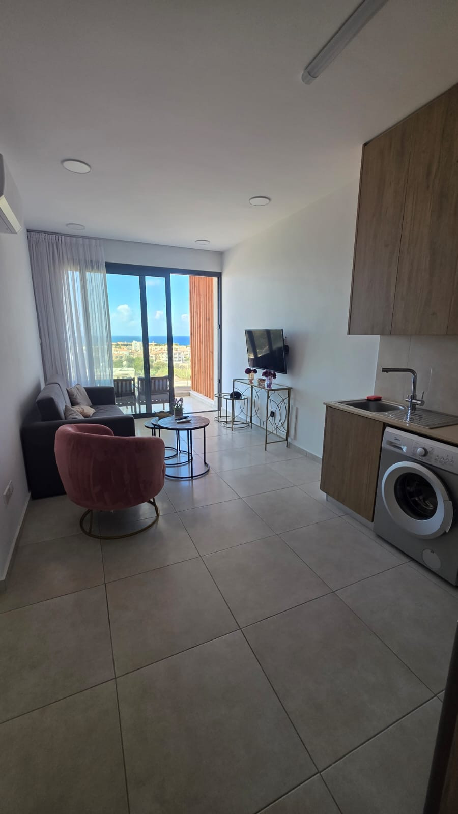 Apartment (Flat) in City Center, Paphos for Rent