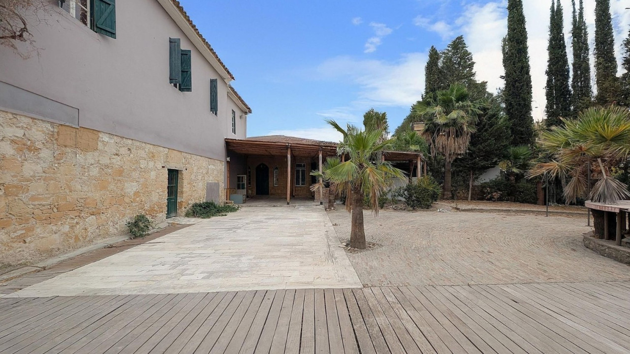 Commercial (Building) in City Area, Nicosia for Sale
