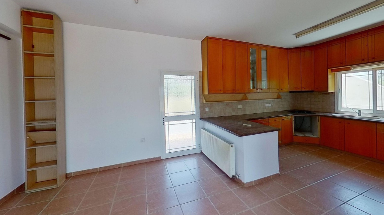 House (Detached) in Nea Dimmata, Paphos for Sale