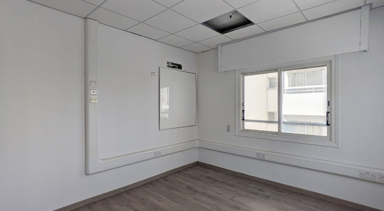 Commercial (Office) in Agioi Omologites, Nicosia for Sale