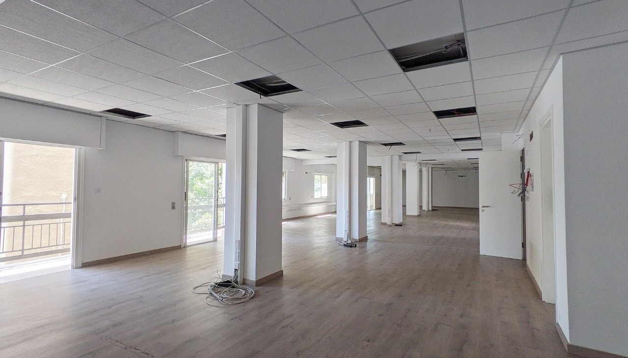 Commercial (Office) in Agioi Omologites, Nicosia for Sale