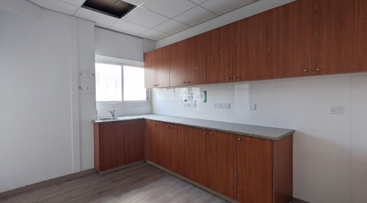 Commercial (Office) in Agioi Omologites, Nicosia for Sale