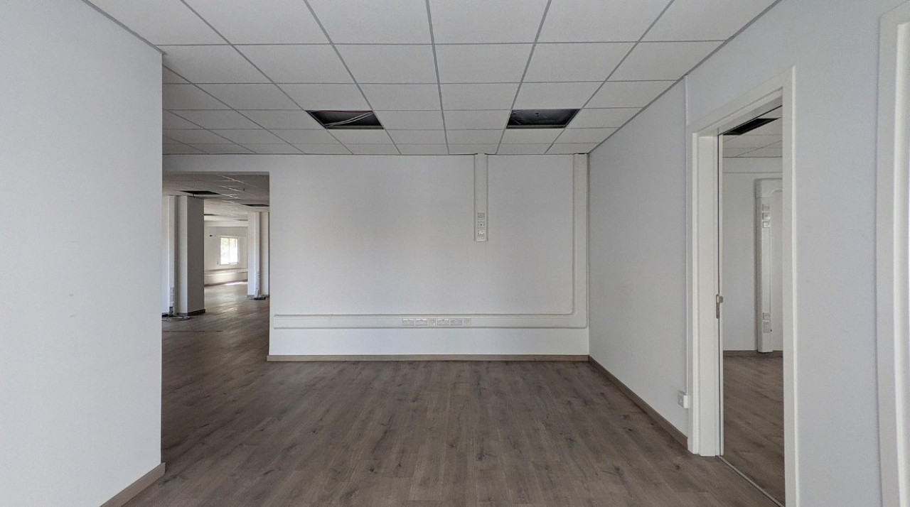 Commercial (Office) in Agioi Omologites, Nicosia for Sale