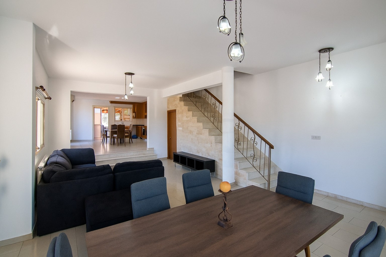 House (Semi detached) in Parekklisia, Limassol for Rent