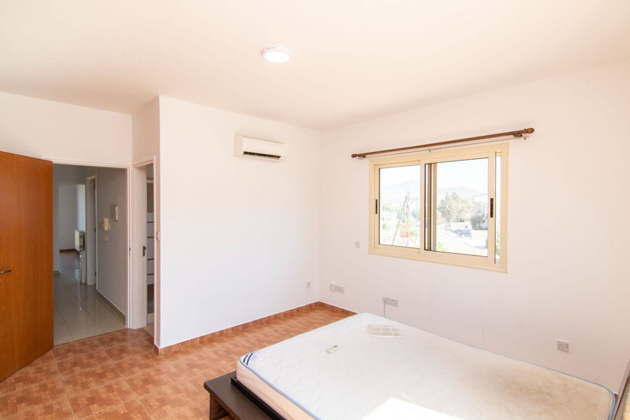 House (Semi detached) in Parekklisia, Limassol for Rent