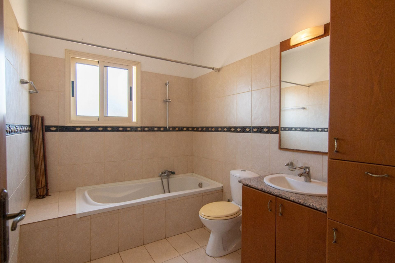 House (Semi detached) in Parekklisia, Limassol for Rent