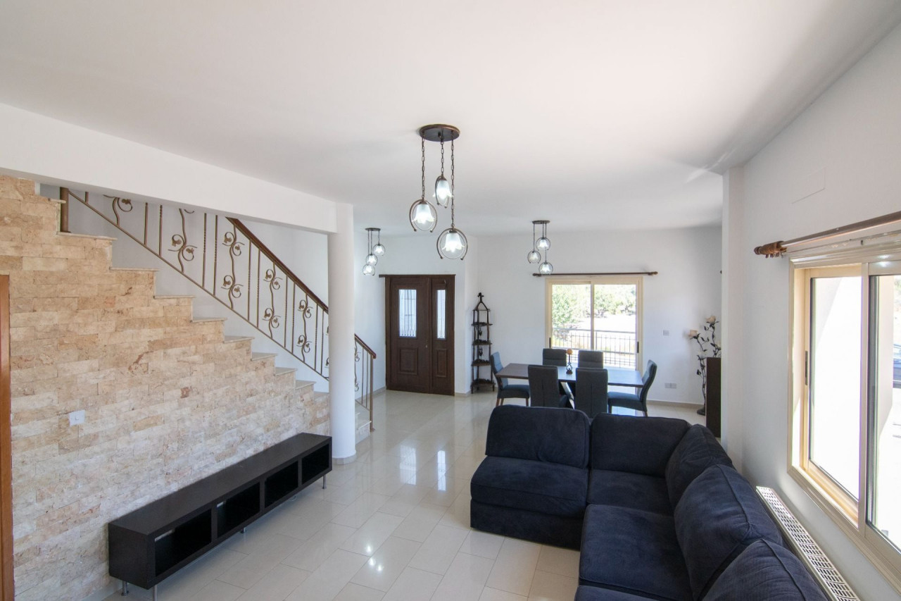 House (Semi detached) in Parekklisia, Limassol for Rent