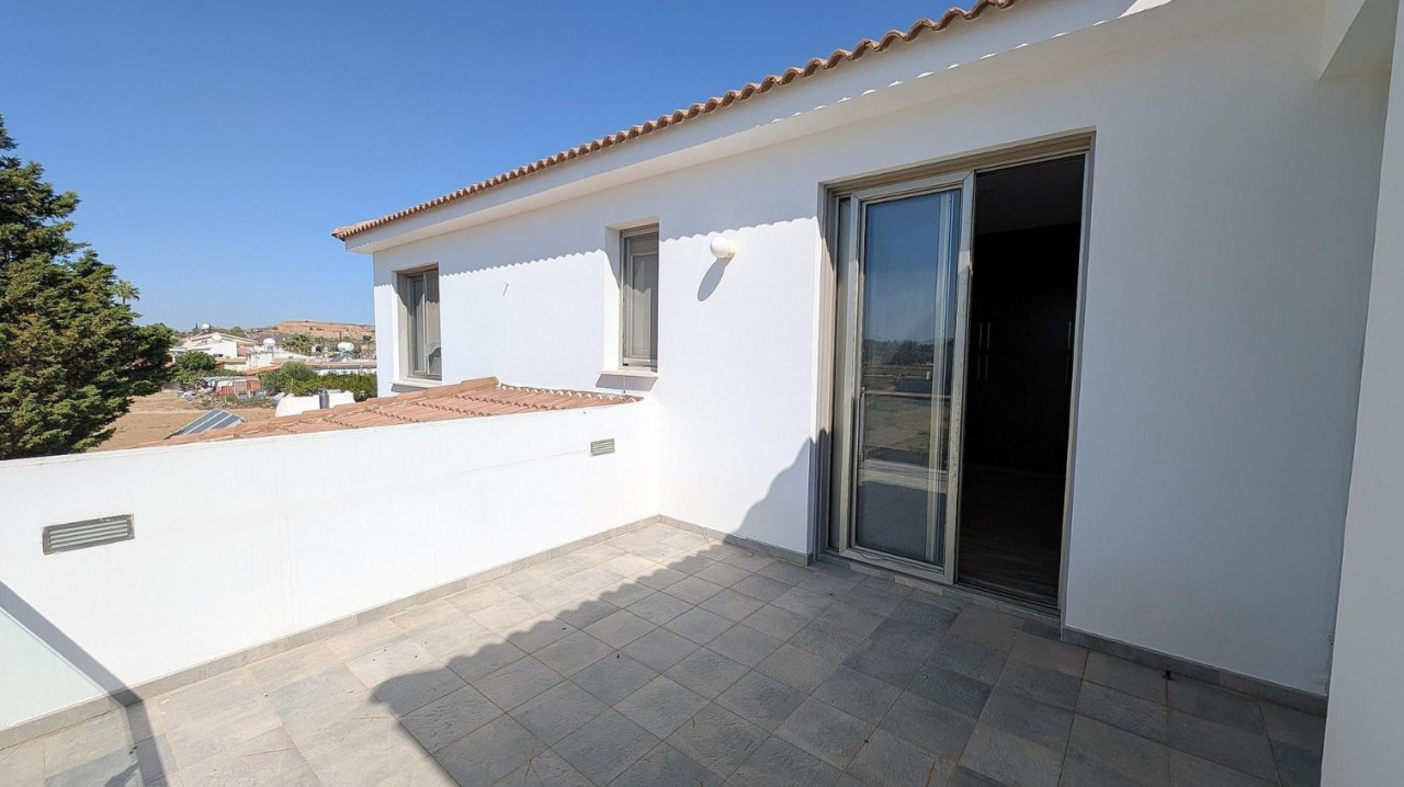 House (Detached) in Pano Deftera, Nicosia for Sale