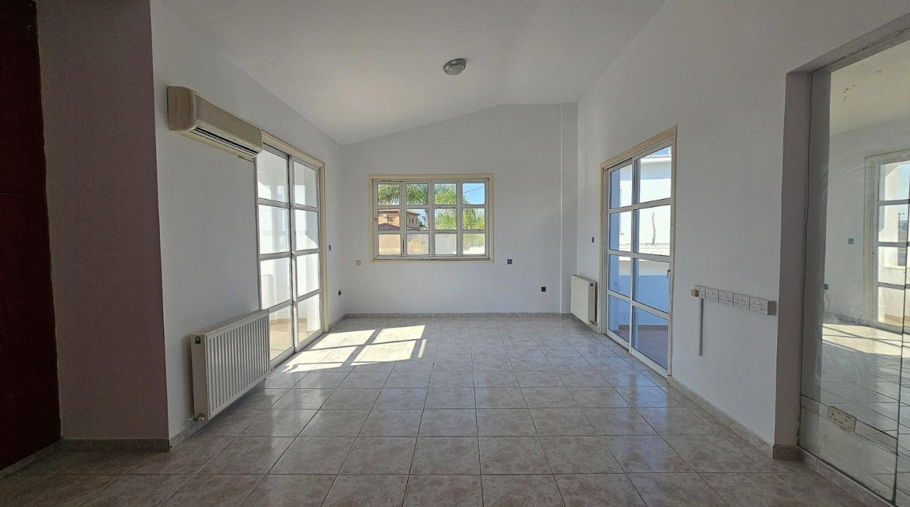 House (Detached) in Pano Deftera, Nicosia for Sale