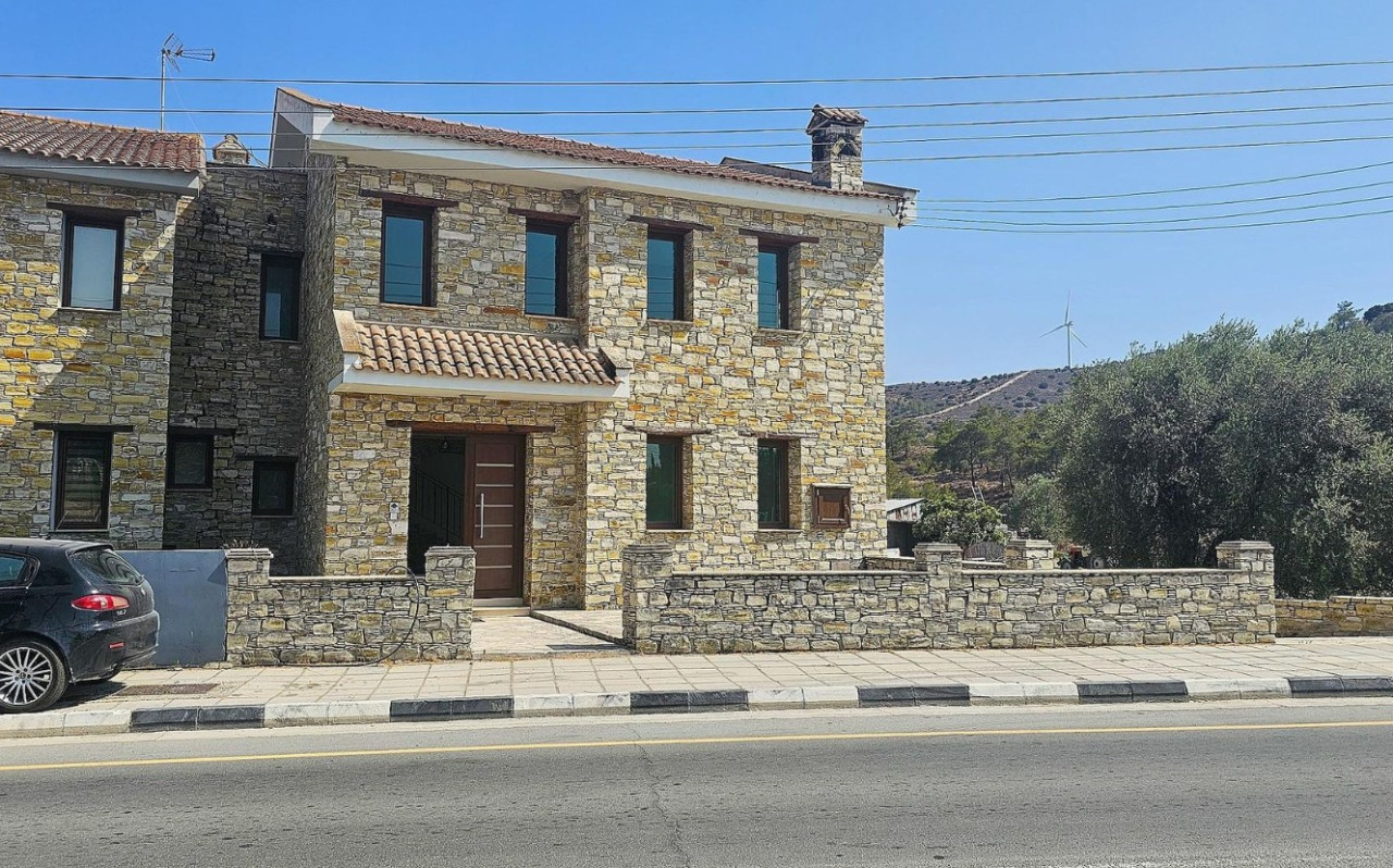 House (Semi detached) in Agia Anna, Larnaca for Sale