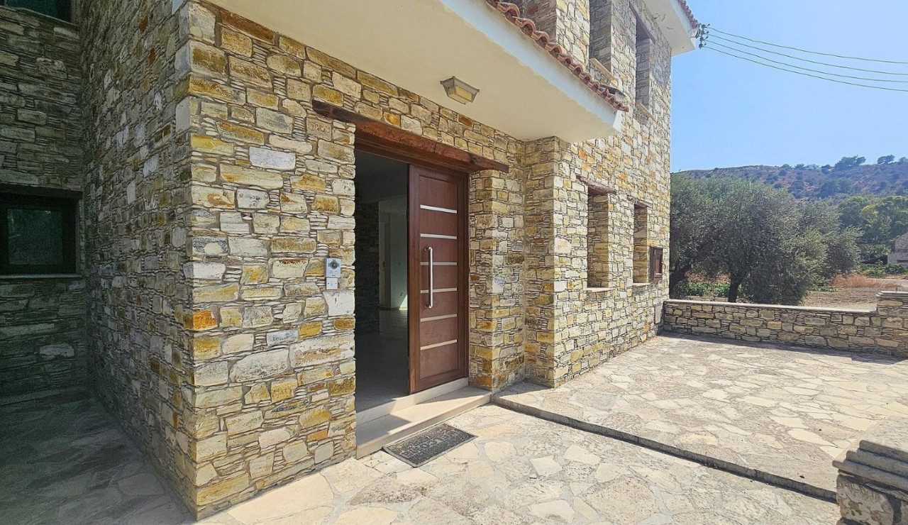 House (Semi detached) in Agia Anna, Larnaca for Sale