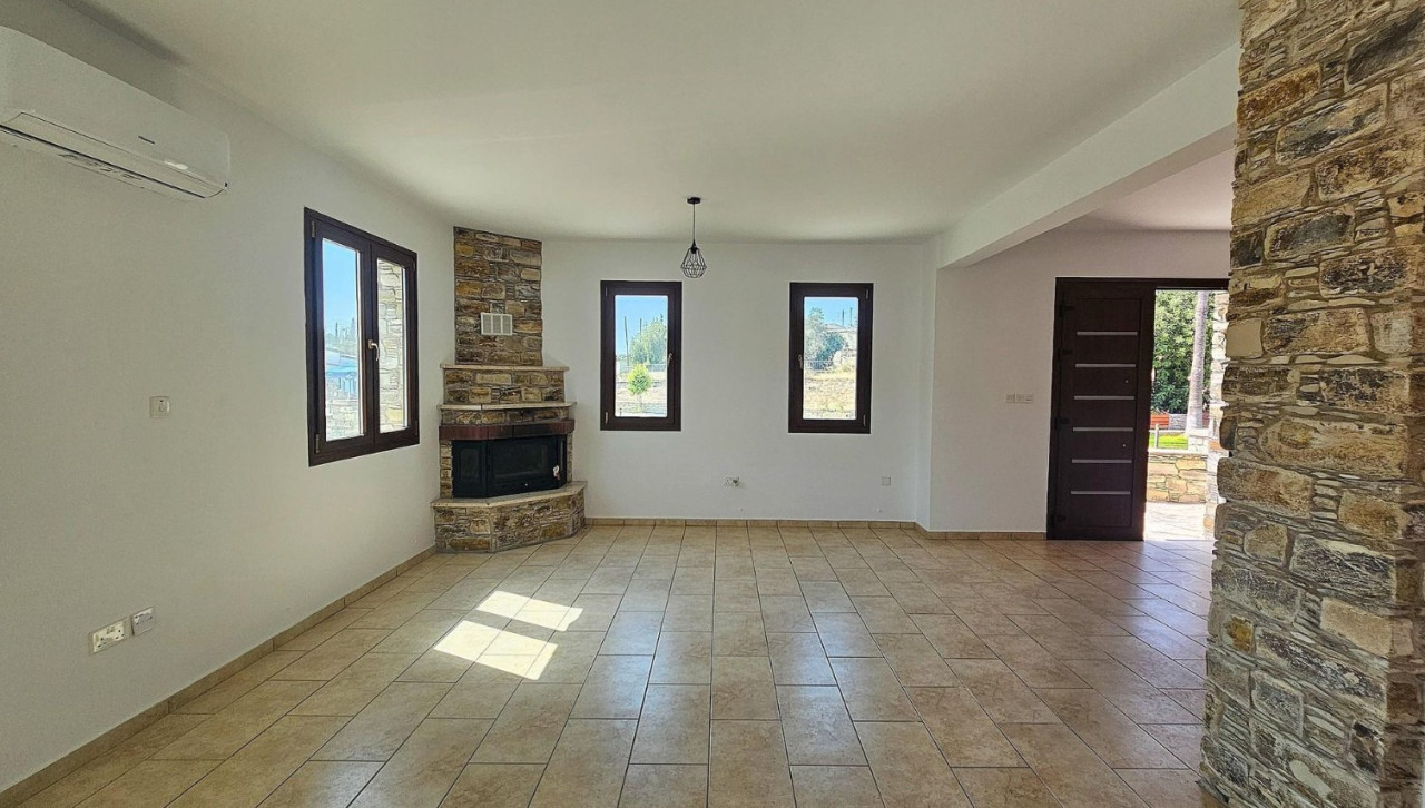 House (Semi detached) in Agia Anna, Larnaca for Sale